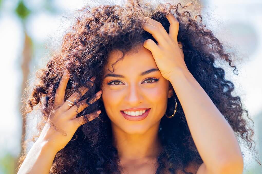 wlosy krecone wysokoporowate jak wygladaja zdjecia