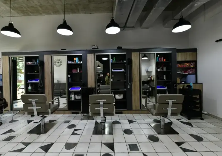 Salon fryzjerski Haircut Express, ul. Racjonalizacji 1, Warszawa