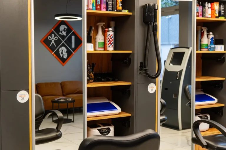 Stanowisko fryzjerskie w salonie Haircut Express przy ul. Rydla 51b w Szczecinie