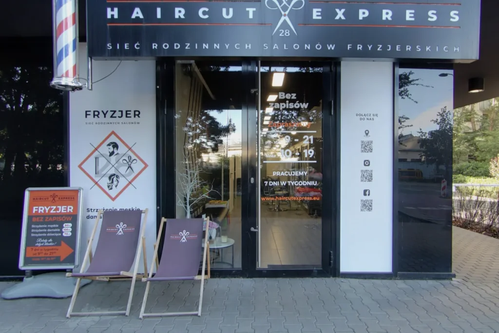 Wejście do salonu fryzjerskiego Haircut Express przy ul. Siedmiogrodzkiej 1 na Woli – fryzjer bez zapisów, 7 dni w tygodniu